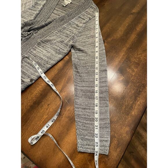 Chico’s Women’s Casual Tie Front Silver Metallic Knit Cardigan Size 2 (L) - Picture 7 of 8